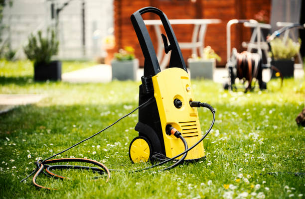 Best Pool Deck Cleaning  in Coralville, IA